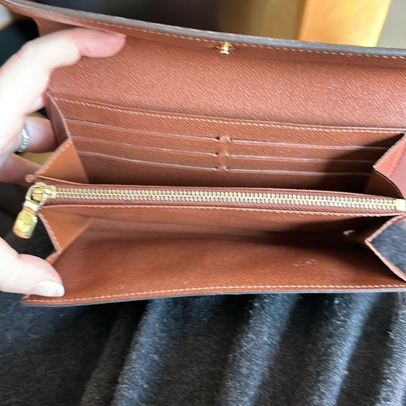 Louis Vuitton Monogram Sarah Wallet - Picture 14 of 15